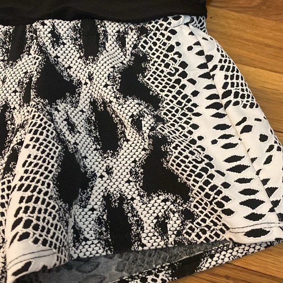 Hollyworld Girls Black and White Halter Romper Size 14 - Picture 3 of 7